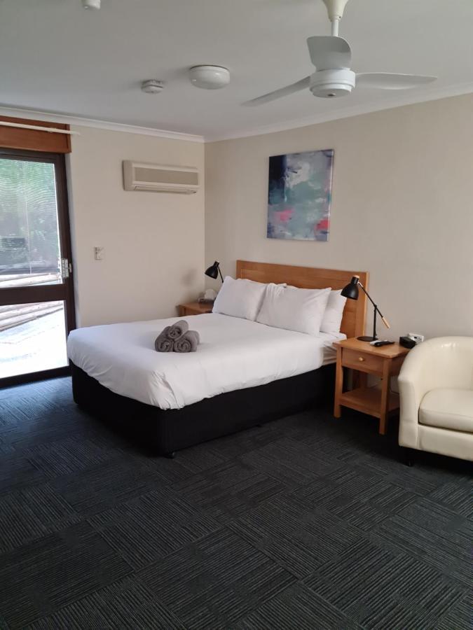 Henry'S Quirindi Hotel Exterior photo